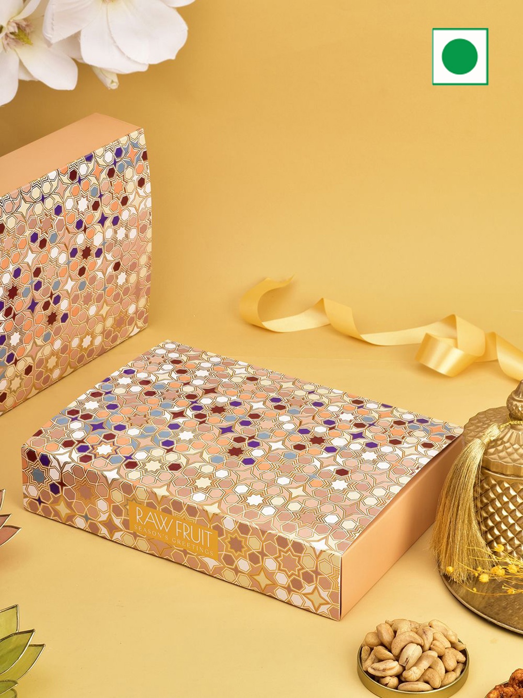 

RawFruit 3 Pcs Dry Fruits Gifts, Cream