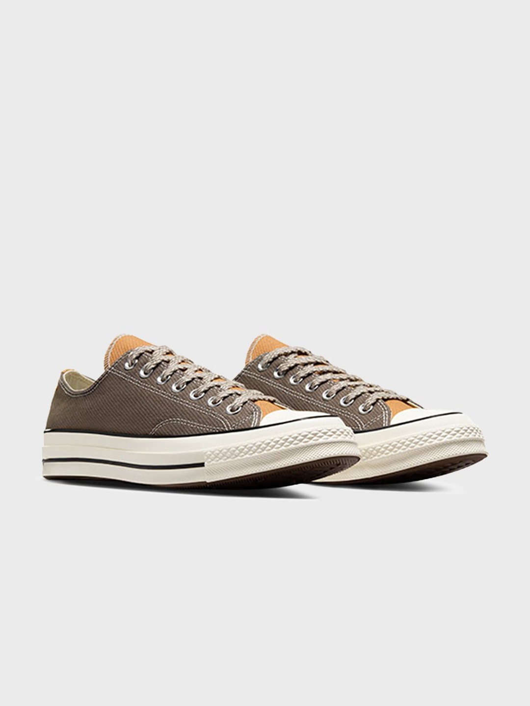 

Converse Unisex Chuck 70 Durable Neutrals Low Top Sneakers, Coffee brown