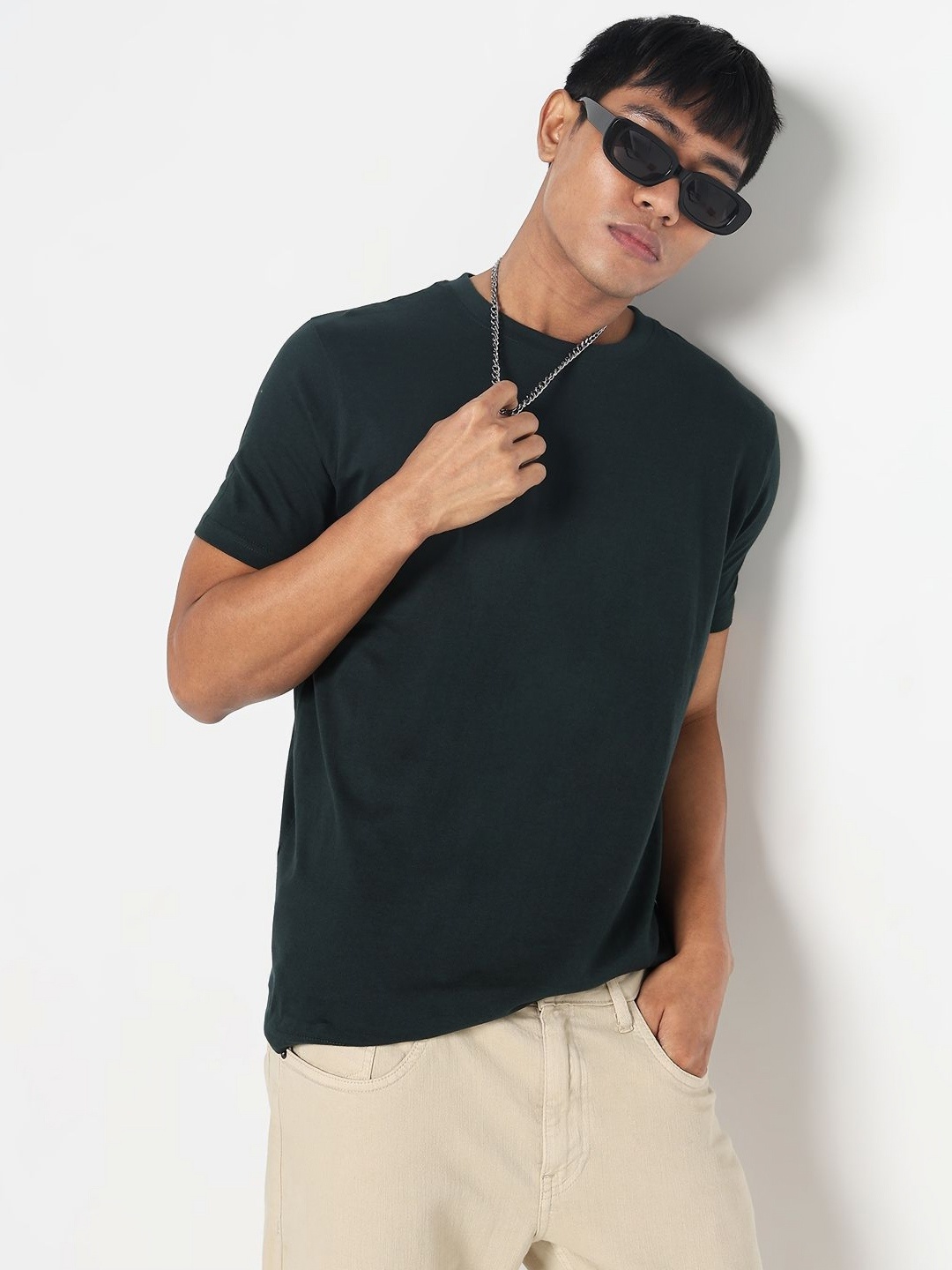 

R&B Men Solid Round Neck Cotton T-shirt, Olive