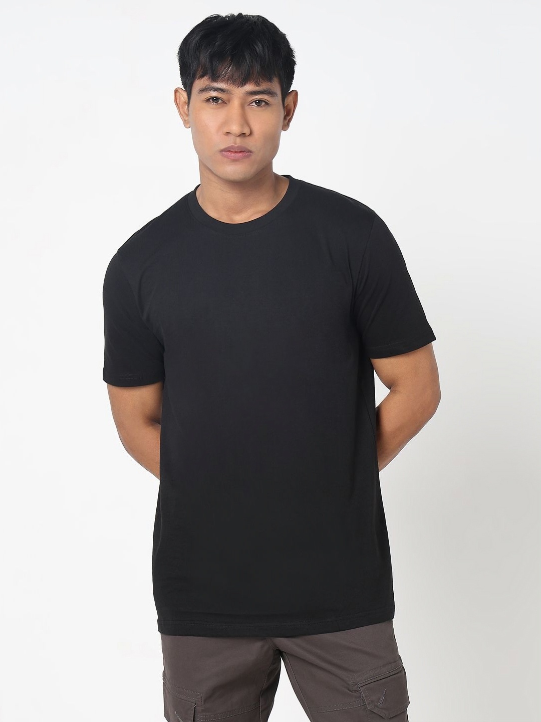 

R&B Men Solid Round Neck Cotton T-shirt, Black