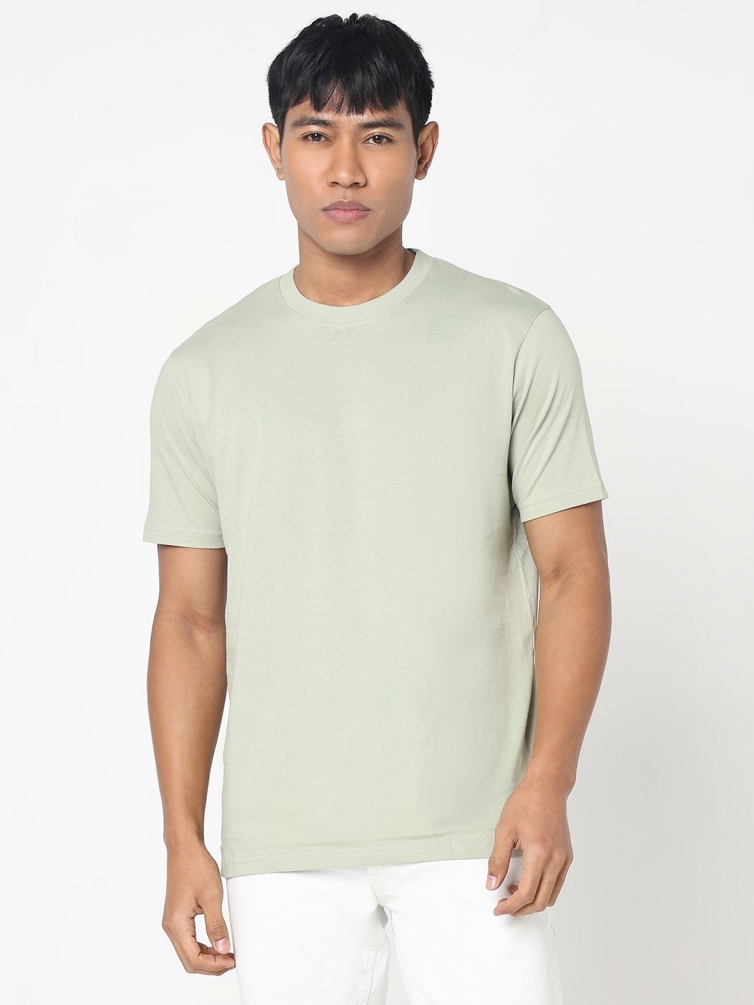 

R&B Men Solid Round Neck Cotton T-shirt, Green