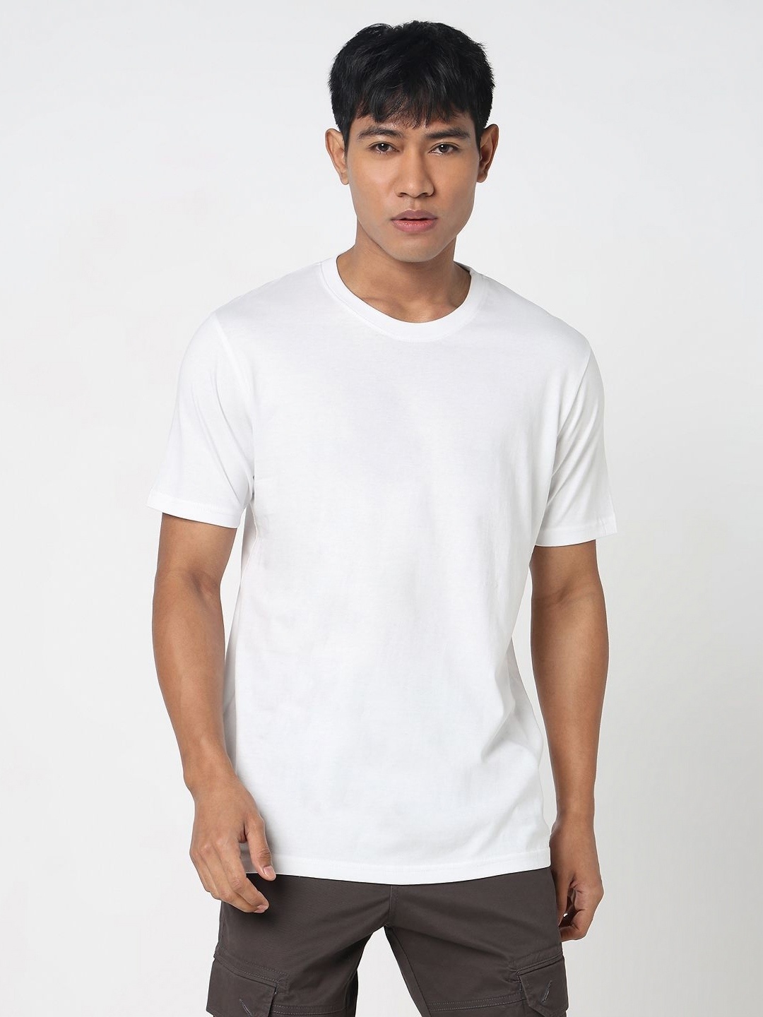 

R&B Men Solid Round Neck Cotton T-shirt, White