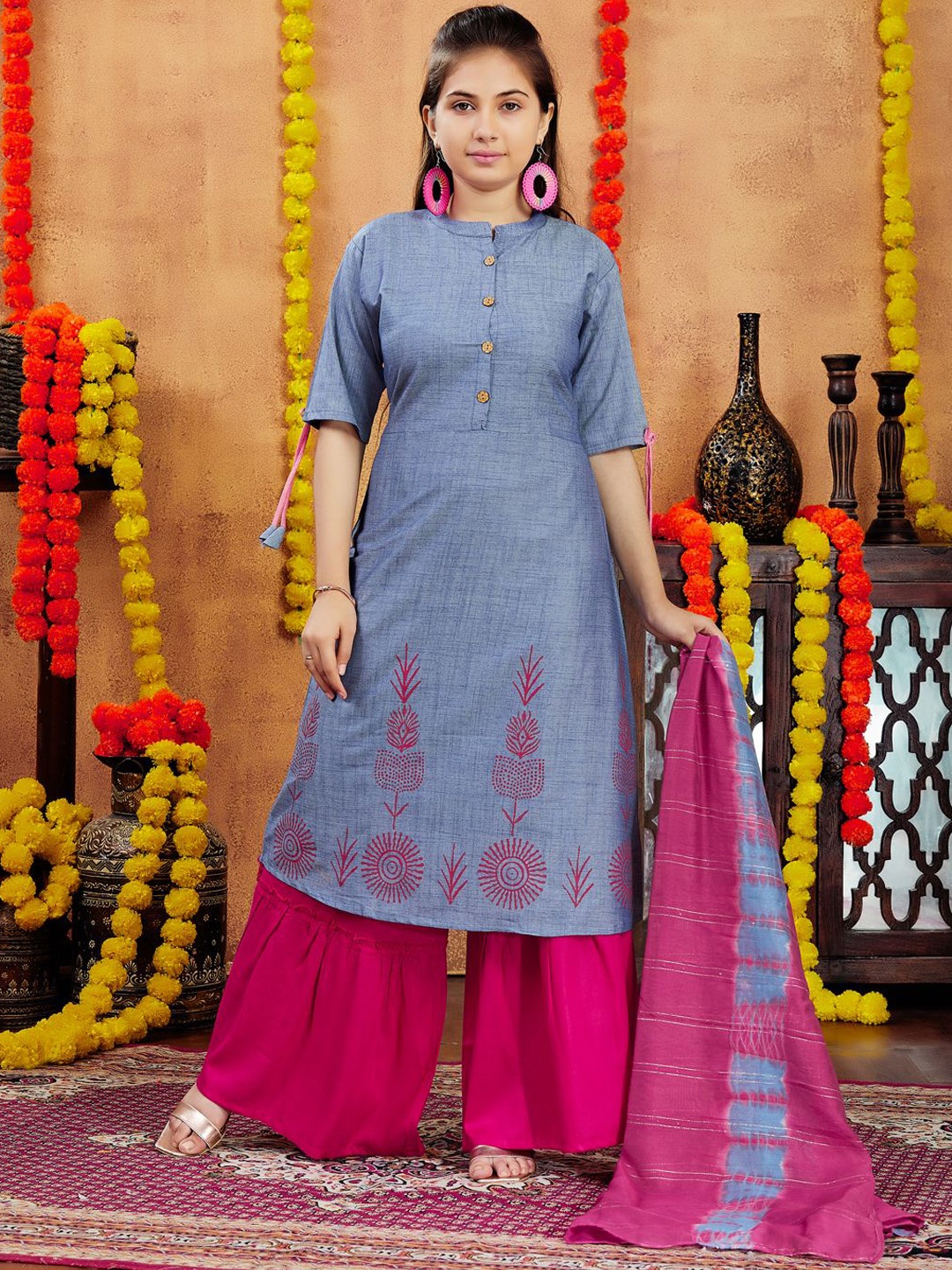 

Aarika Girls Printed Flared Sleeves Kurta, Blue