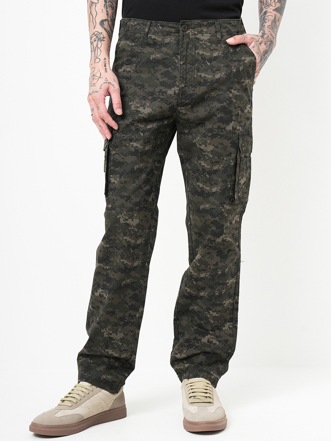 

British Club Men Camouflage Printed Smart Straight Fit Low-Rise Cotton Cargos Trousers, Green