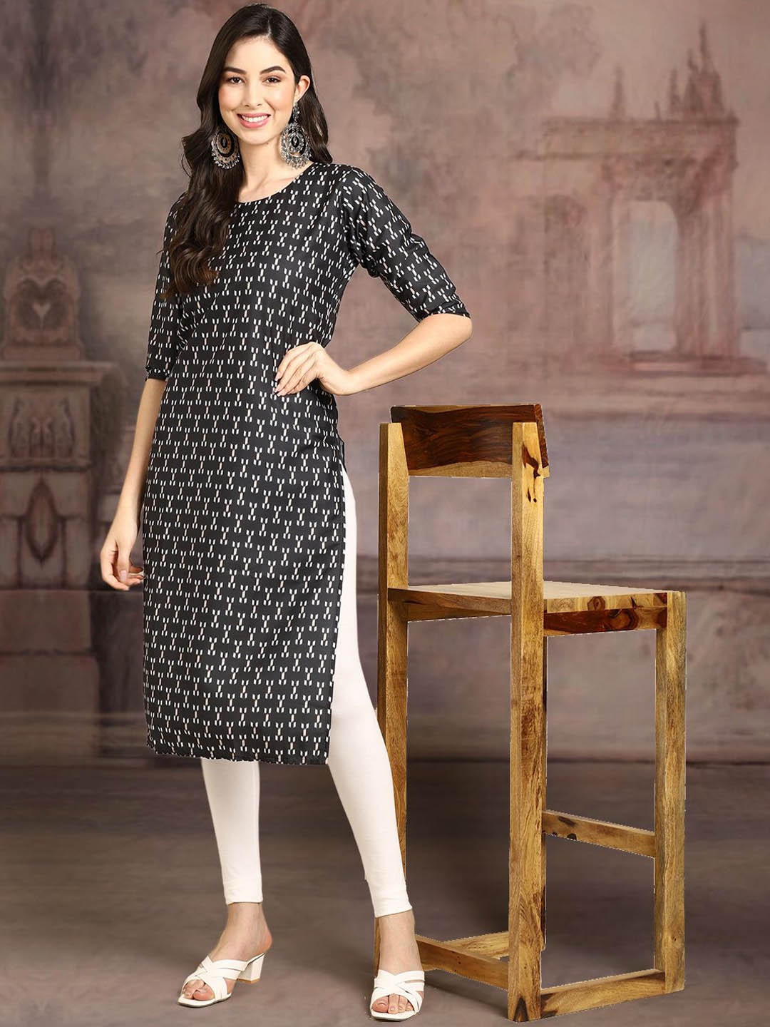 

7Threads Women Ethnic Motifs Printed Floral Crepe Kurta, Black