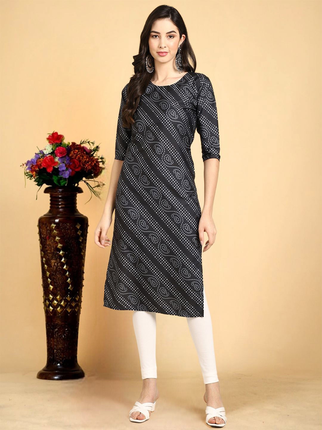 

7Threads Women Ethnic Motifs Printed Floral Crepe Kurta, Black