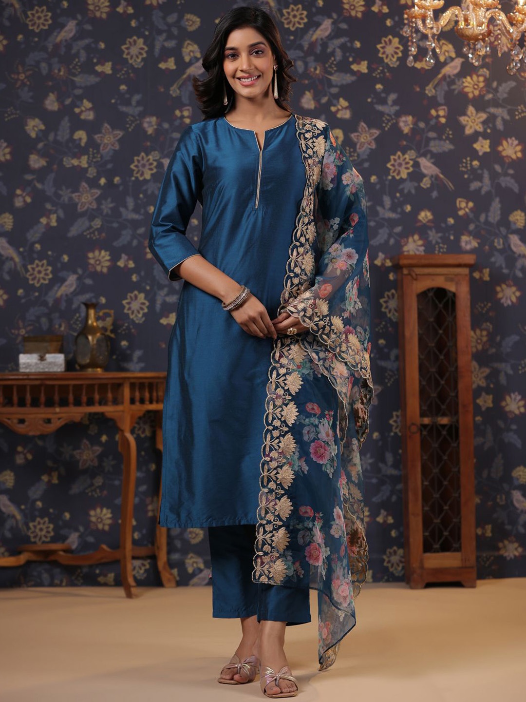 

House Of Pataudi Round Neck Kurta & Trouser With Dupatta, Blue