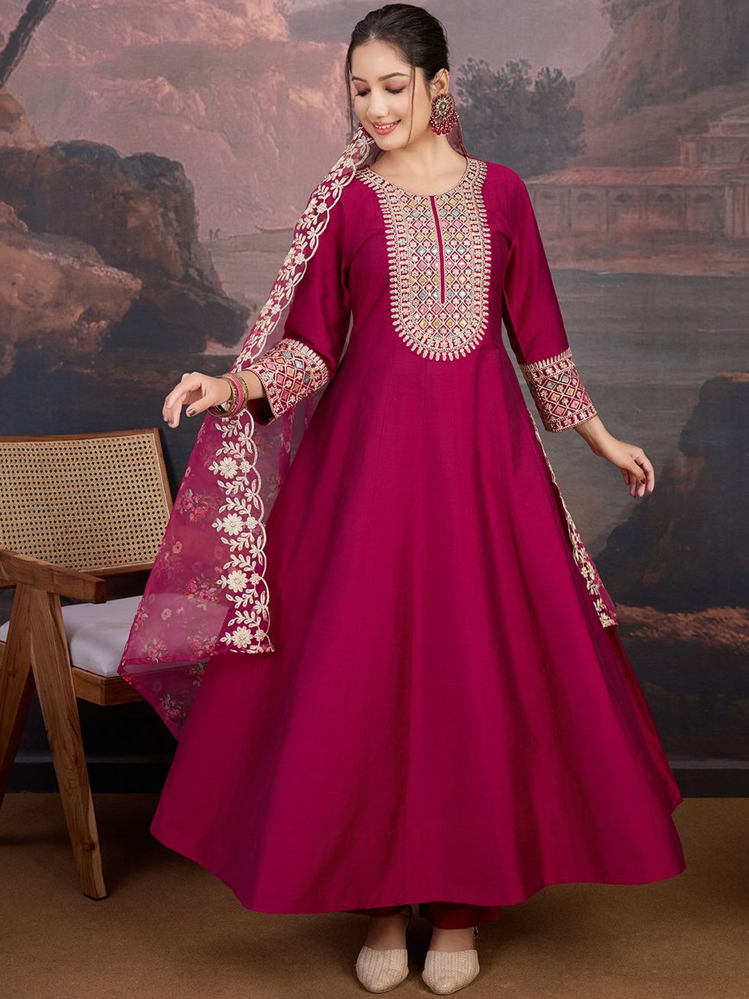 

House of Pataudi Embroidered Kurta & Trousers With Dupatta, Red