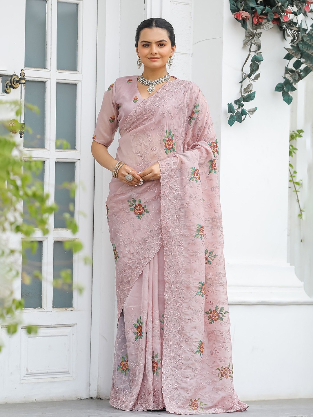 

LeeliPeeri Designer Floral Embroidered Pure Chiffon Banarasi Saree, Peach