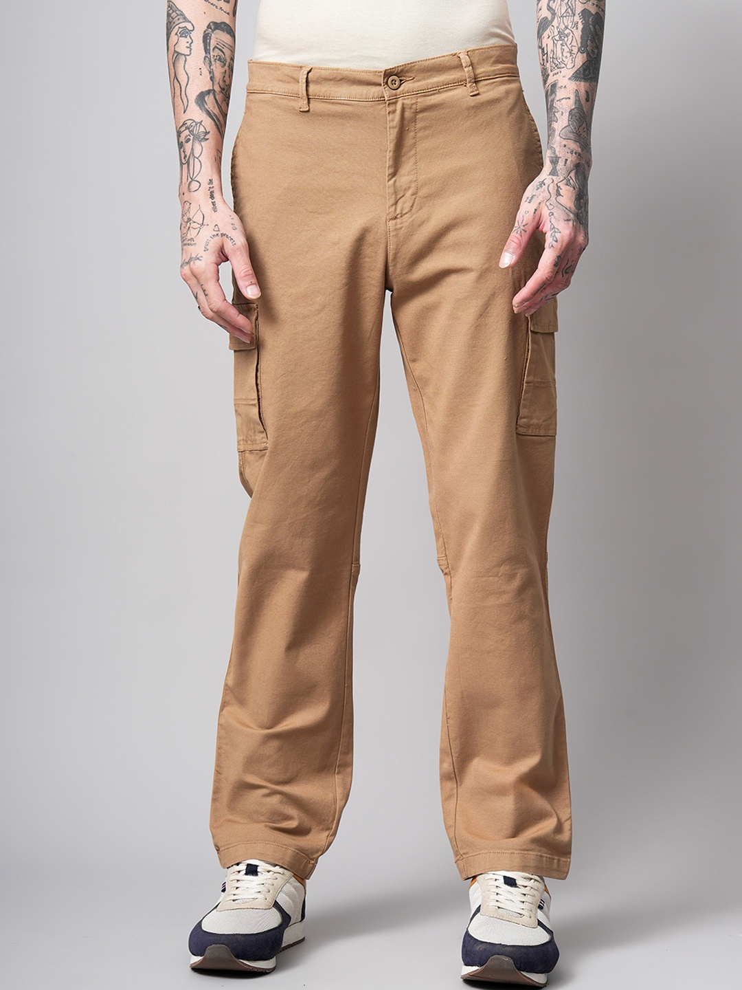 

British Club Men Classic Straight Fit Low-Rise Pleated CottonTrousers, Khaki