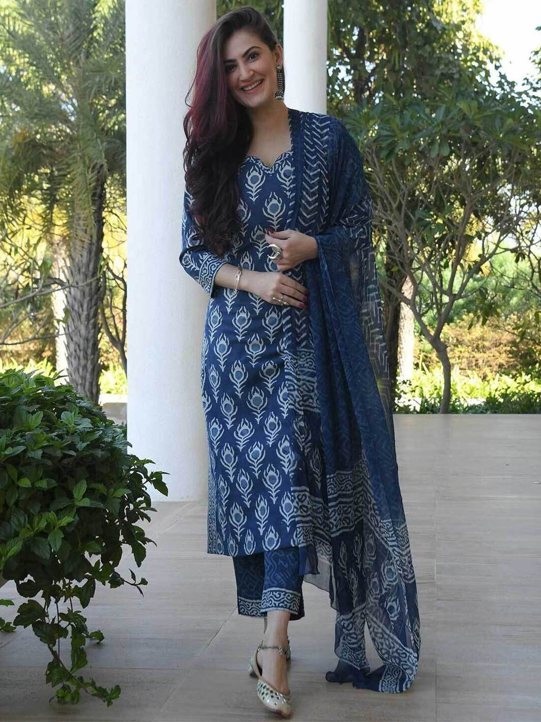 

SHIJILA Women Printed Regular Kurta with Trousers & With Dupatta, Navy blue