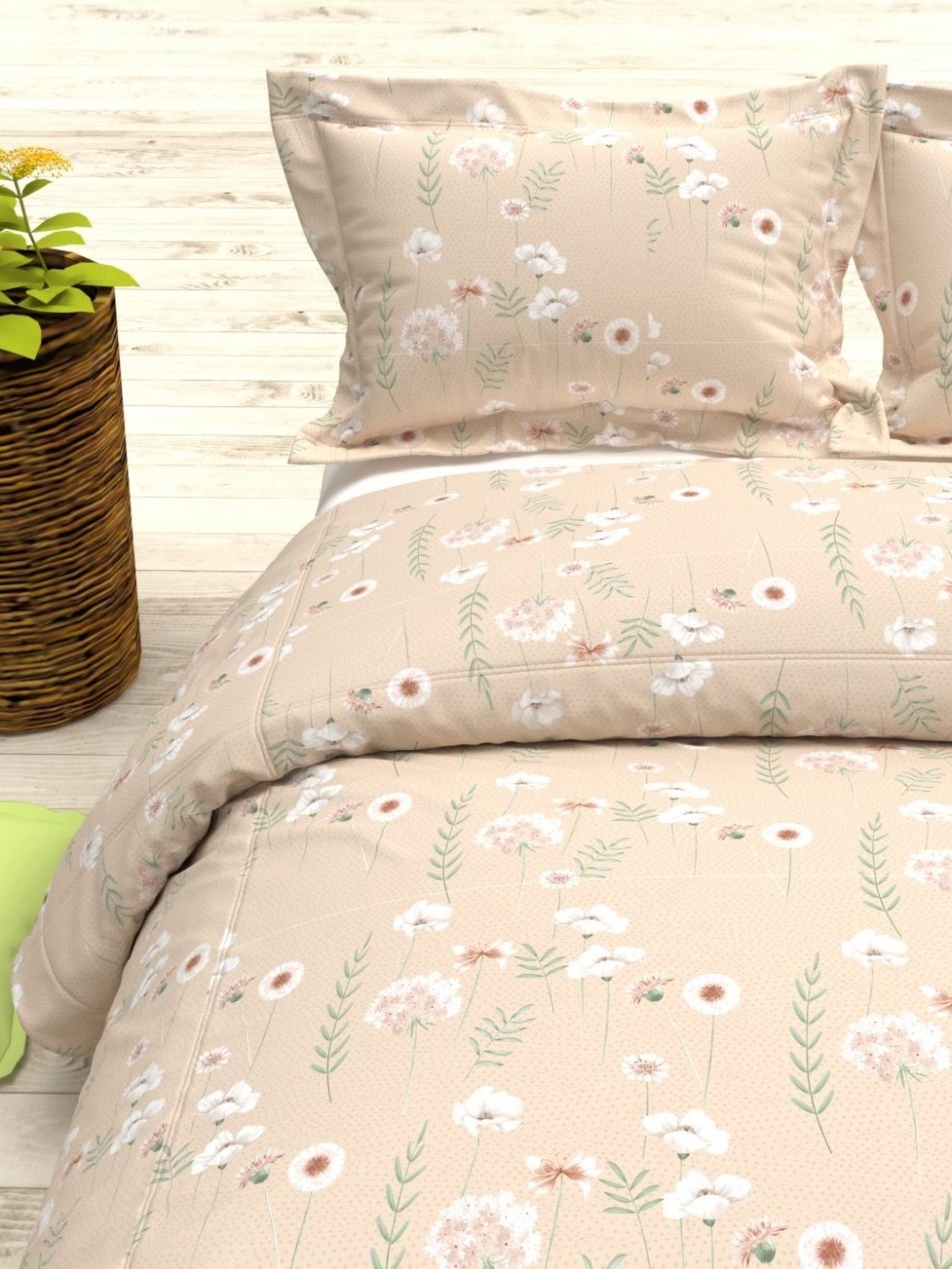 

THE WHITE MOSS Beige & White Floral 144 TC Queen Bedsheet with 2 Pillow Covers