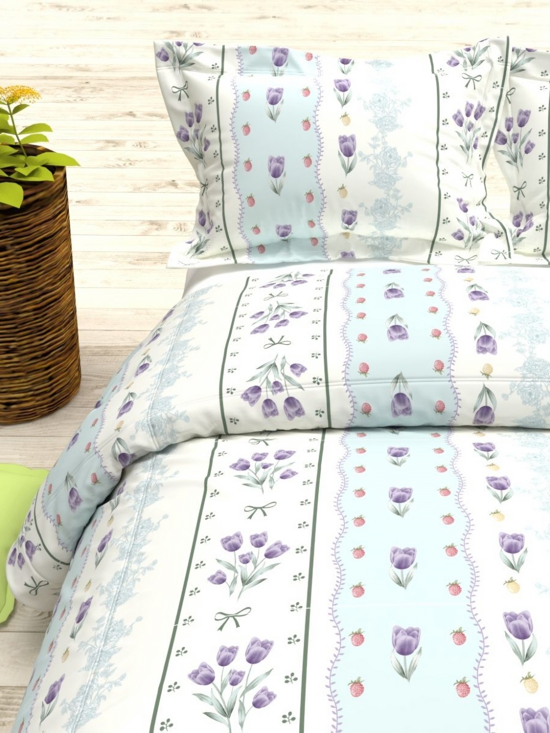 

THE WHITE MOSS White & Blue Floral 144 TC Queen Bedsheet with 2 Pillow Covers