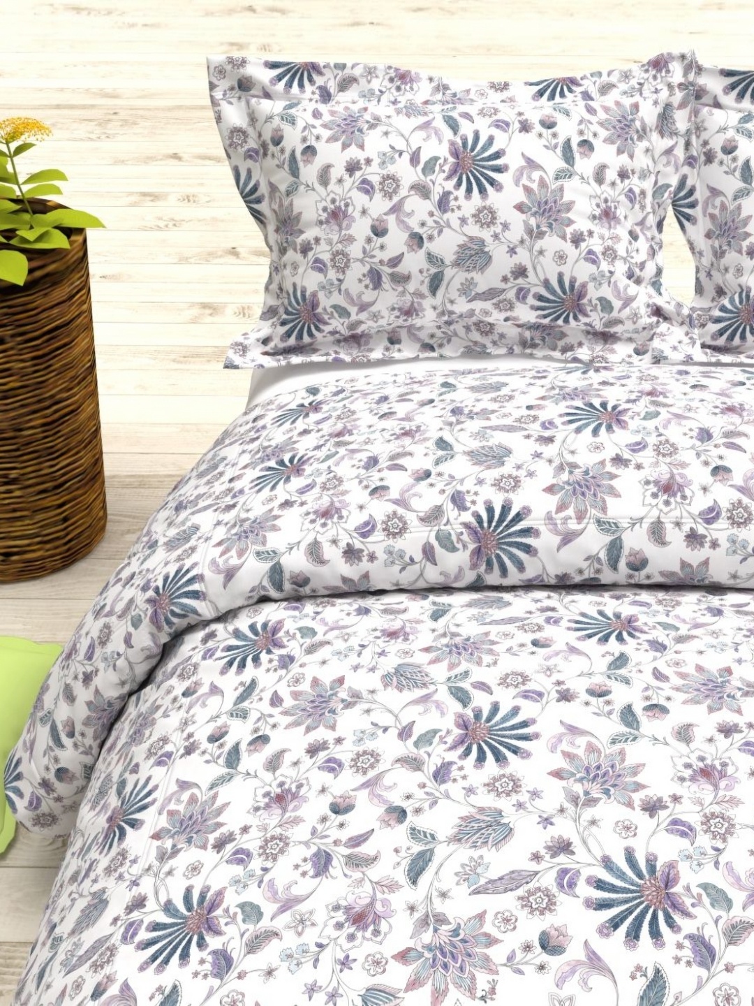 

THE WHITE MOSS White & Grey Floral 144 TC Queen Bedsheet with 2 Pillow Covers