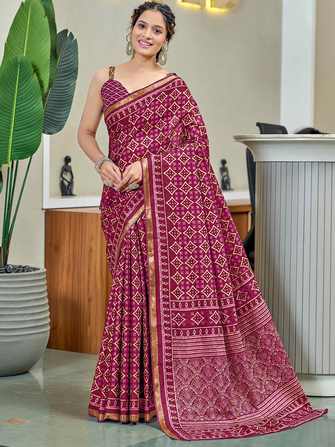 

HERE&NOW Ajrak Block Pure Cotton Bagru Saree, Pink