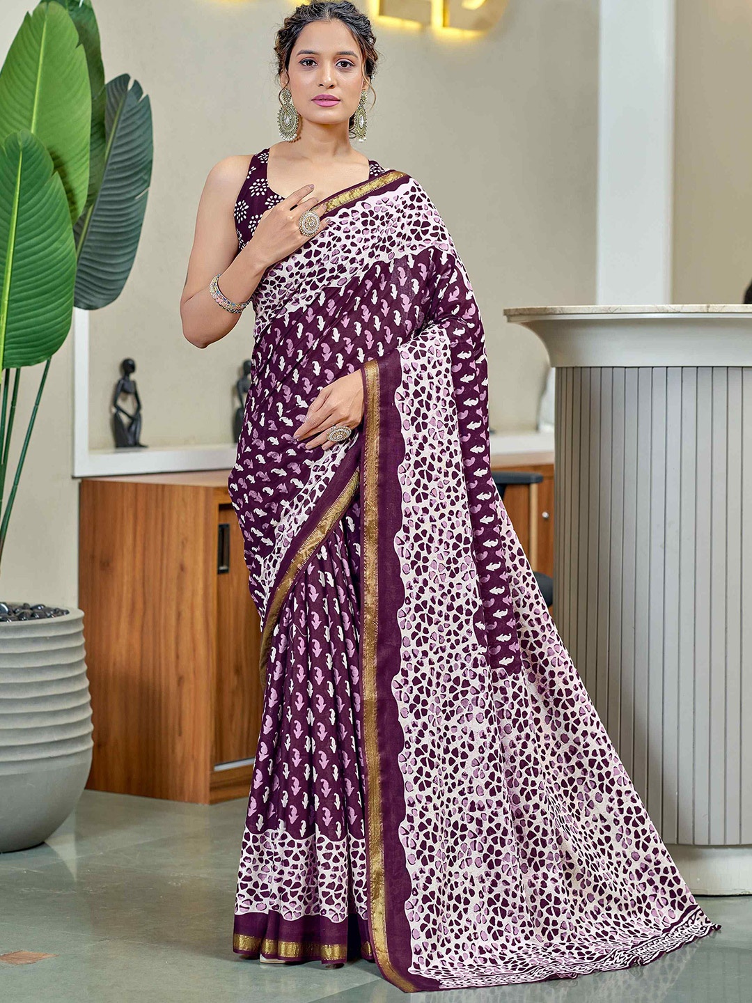 

HERE&NOW Floral Printed Pure Cotton Bagru Saree, Purple