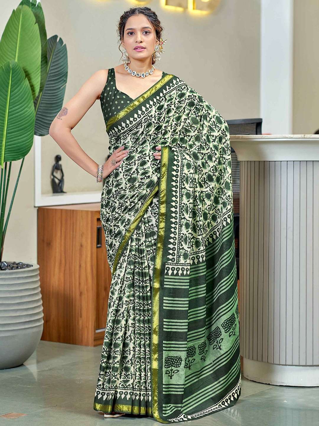 

HERE&NOW Floral Printed Zari Pure Cotton Bagru Saree, Green