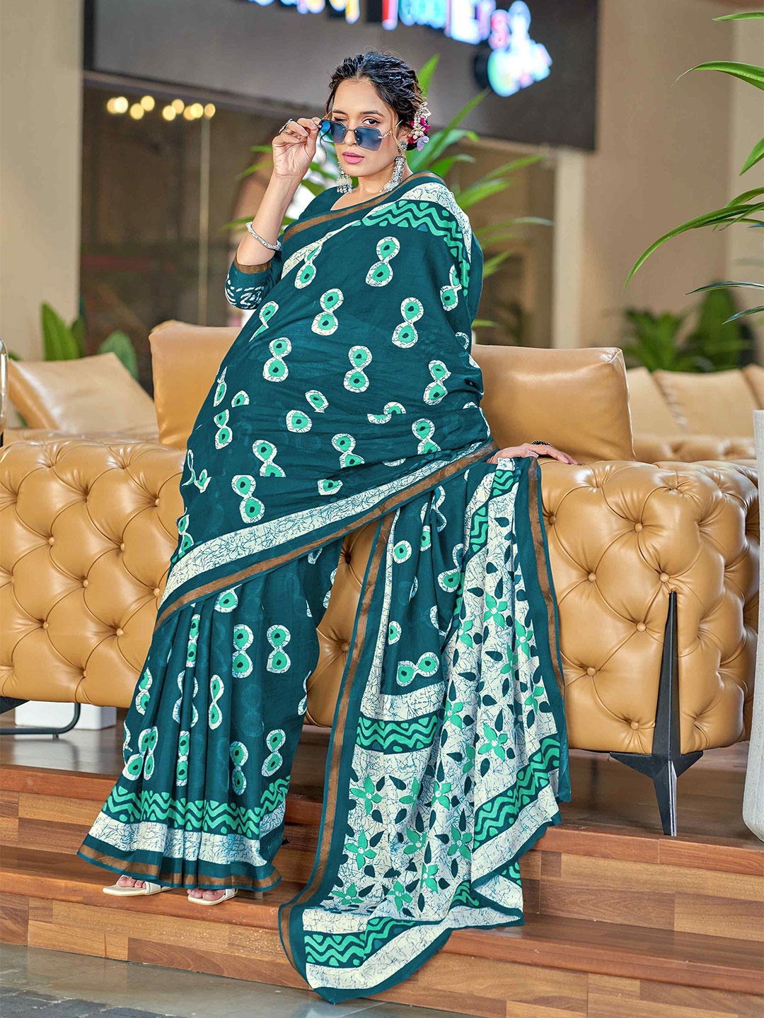 

HERE&NOW Floral Zari Pure Cotton Bagru Saree, Blue