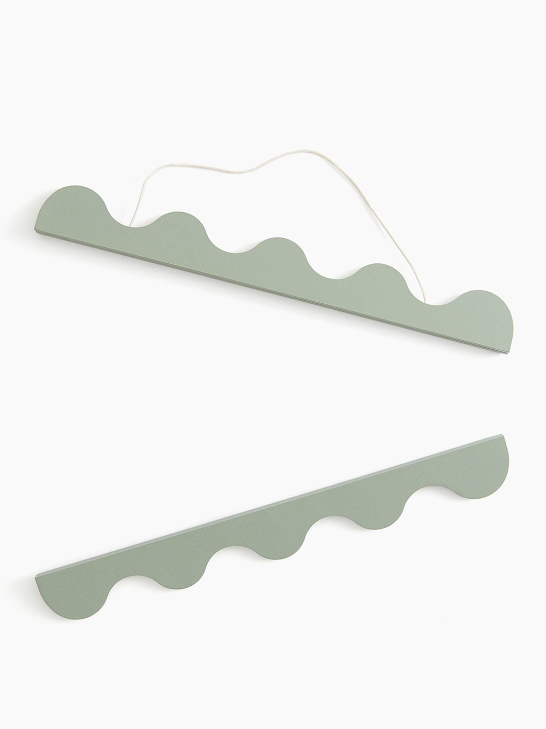 

H&M Green Wavy Edge Poster Hanger