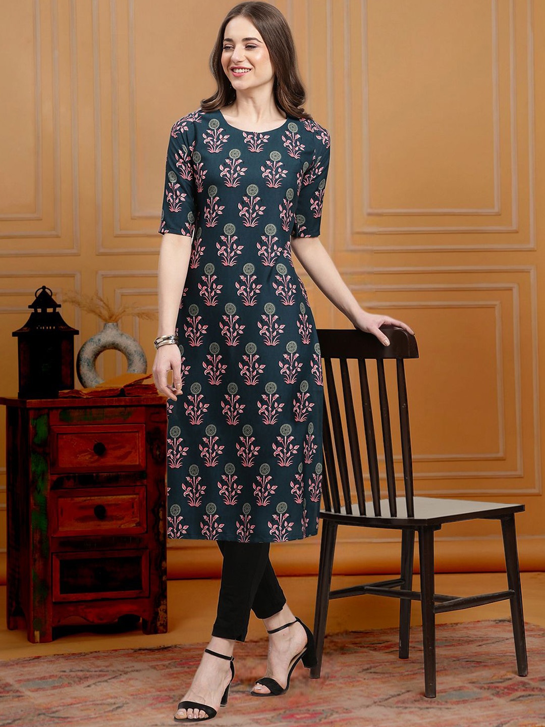 

7Threads Floral Printed Round Neck Short Sleeves Regular Straight Kurta, Blue