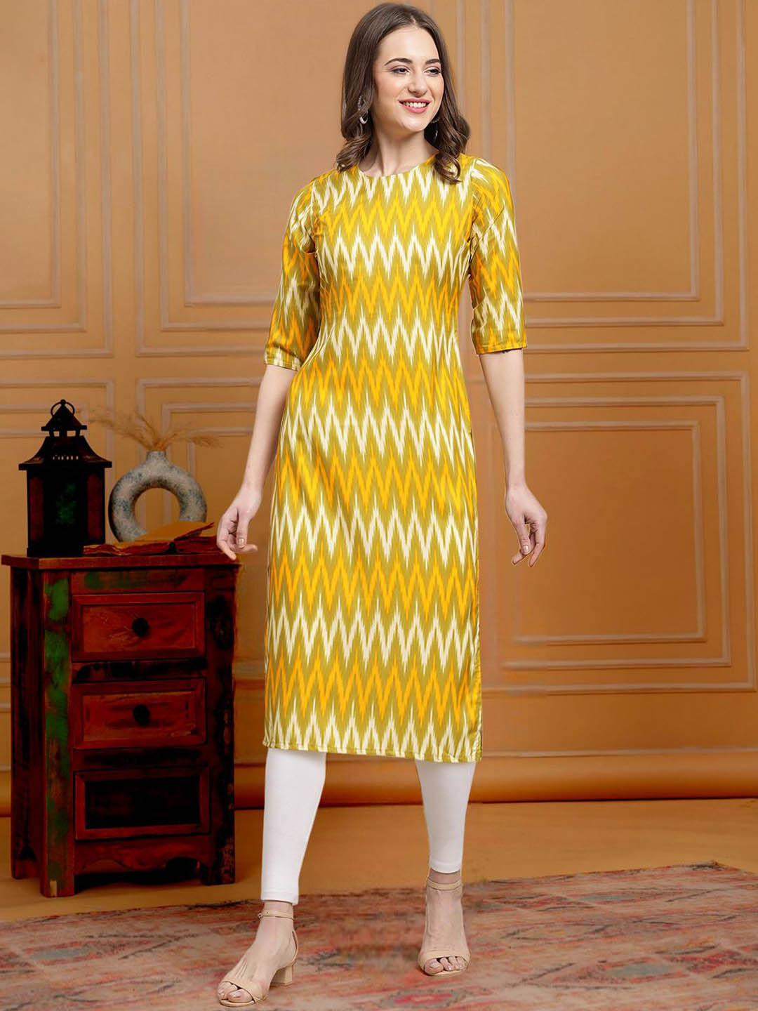 

7Threads Chevron Printed Round Neck Short Sleeves Regular Straight Kurta, Yellow