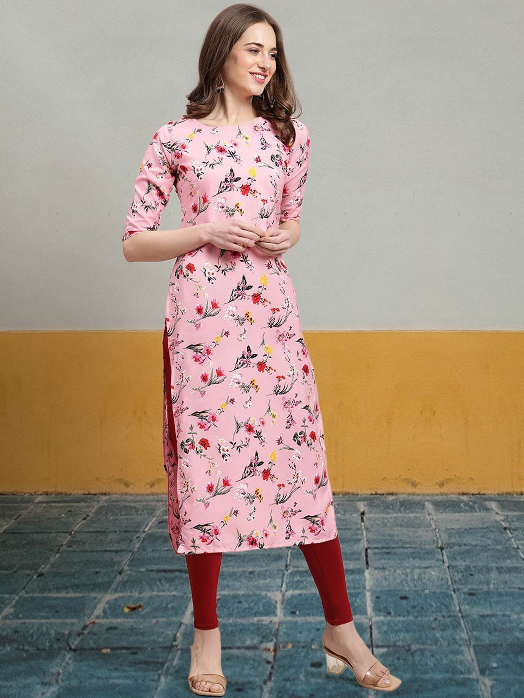 

7Threads Floral Printed Crepe Straight Kurta, Pink