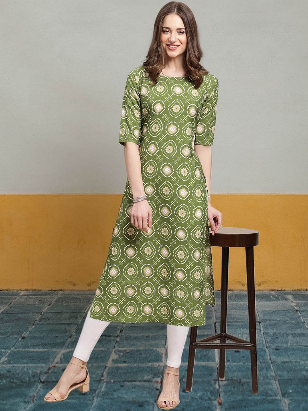 

7Threads Ethnic Motifs Printed Round Neck Crepe Straight Kurta, Green