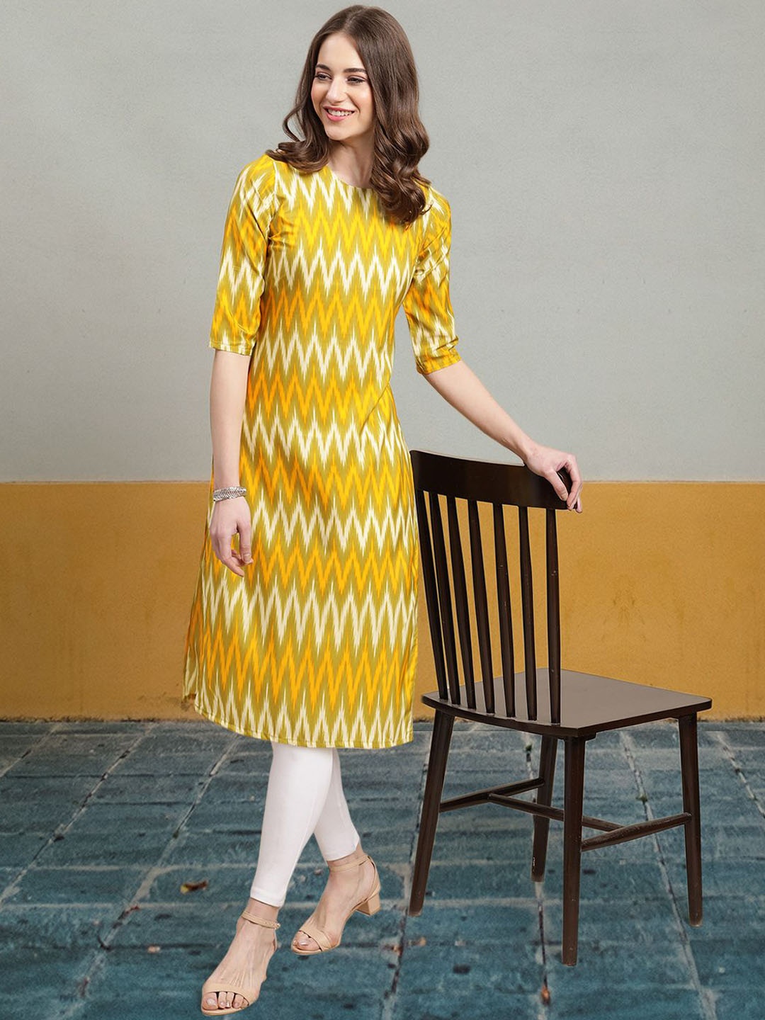 

7Threads Geometric Printed Round Neck Crepe Straight Kurta, Yellow