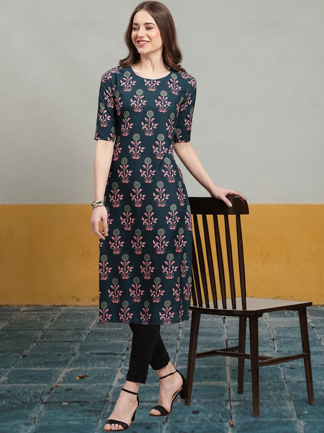

7Threads Ethnic Motifs Printed Round Neck Crepe Straight Kurta, Blue