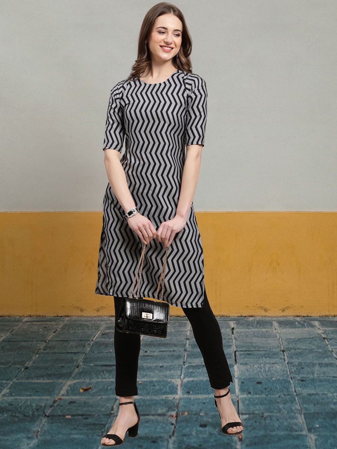 

7Threads Geometric Printed Round Neck Crepe Straight Kurta, Grey