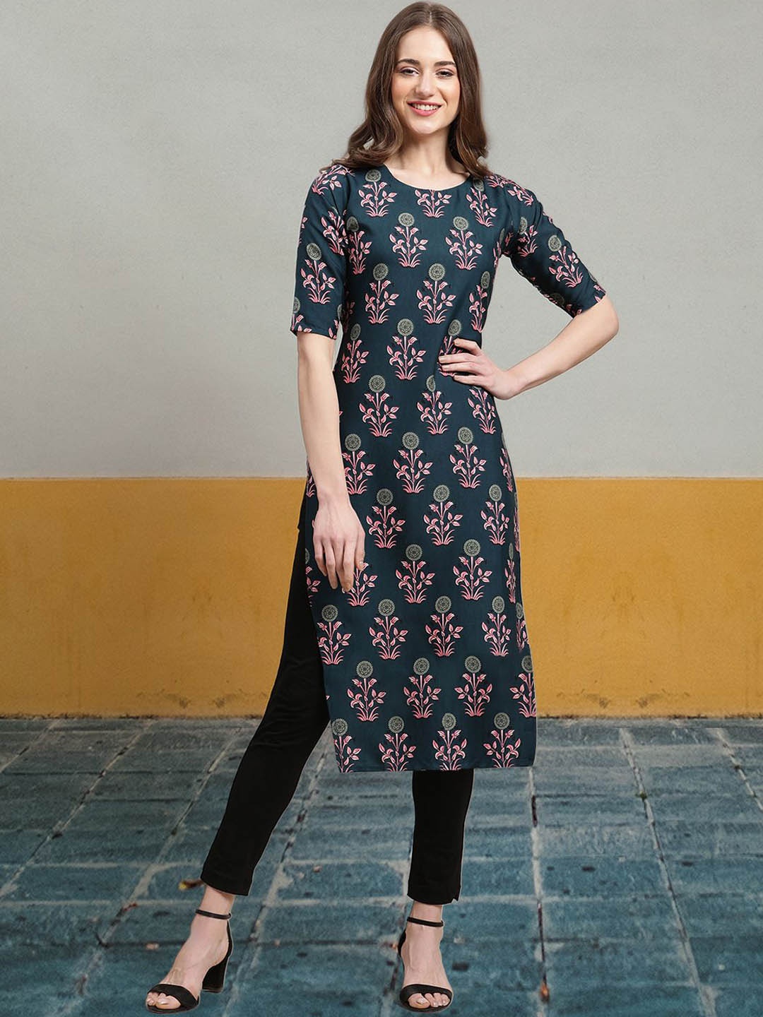 

7Threads Ethnic Motifs Printed Round Neck Crepe Straight Kurta, Green