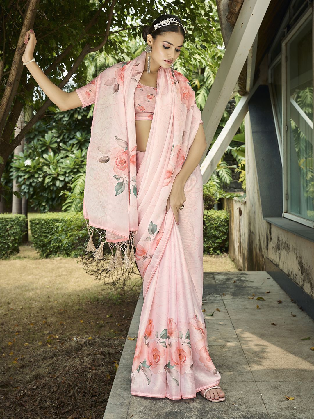 

Ishin Floral Printed Saree With Blouse Piece, Pink