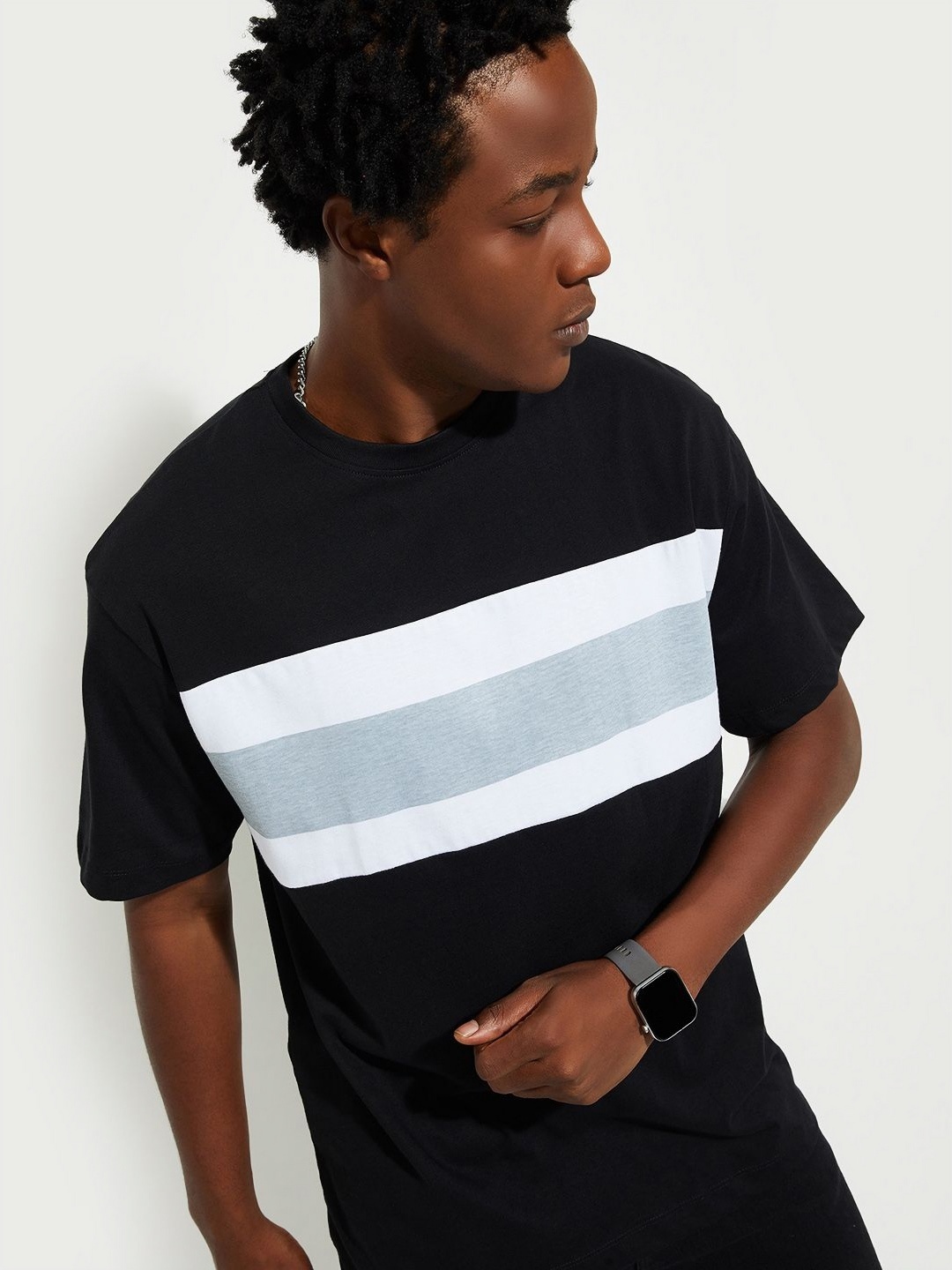 

MAX URB_N Men Regular Fit Striped T-shirt, Black