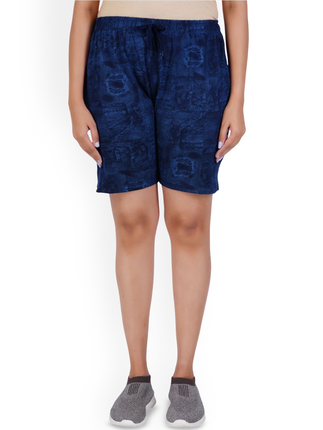 

GUIDE Women Cotton Printed Regular Fit Shorts, Navy blue