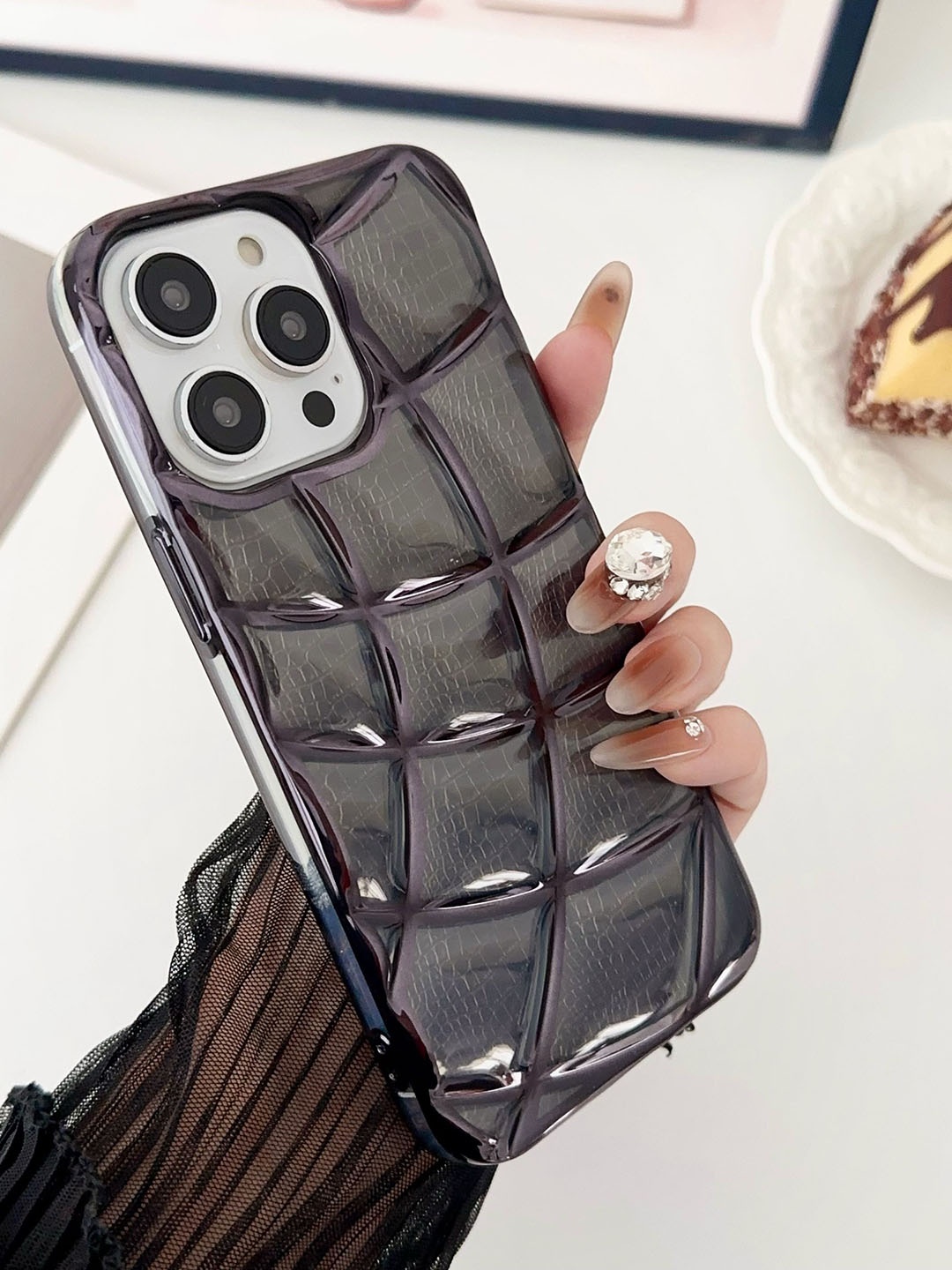 

Luxury Kase Geometric LK143 Electroplated Unique Design iPhone 15 Pro Back Case, Black