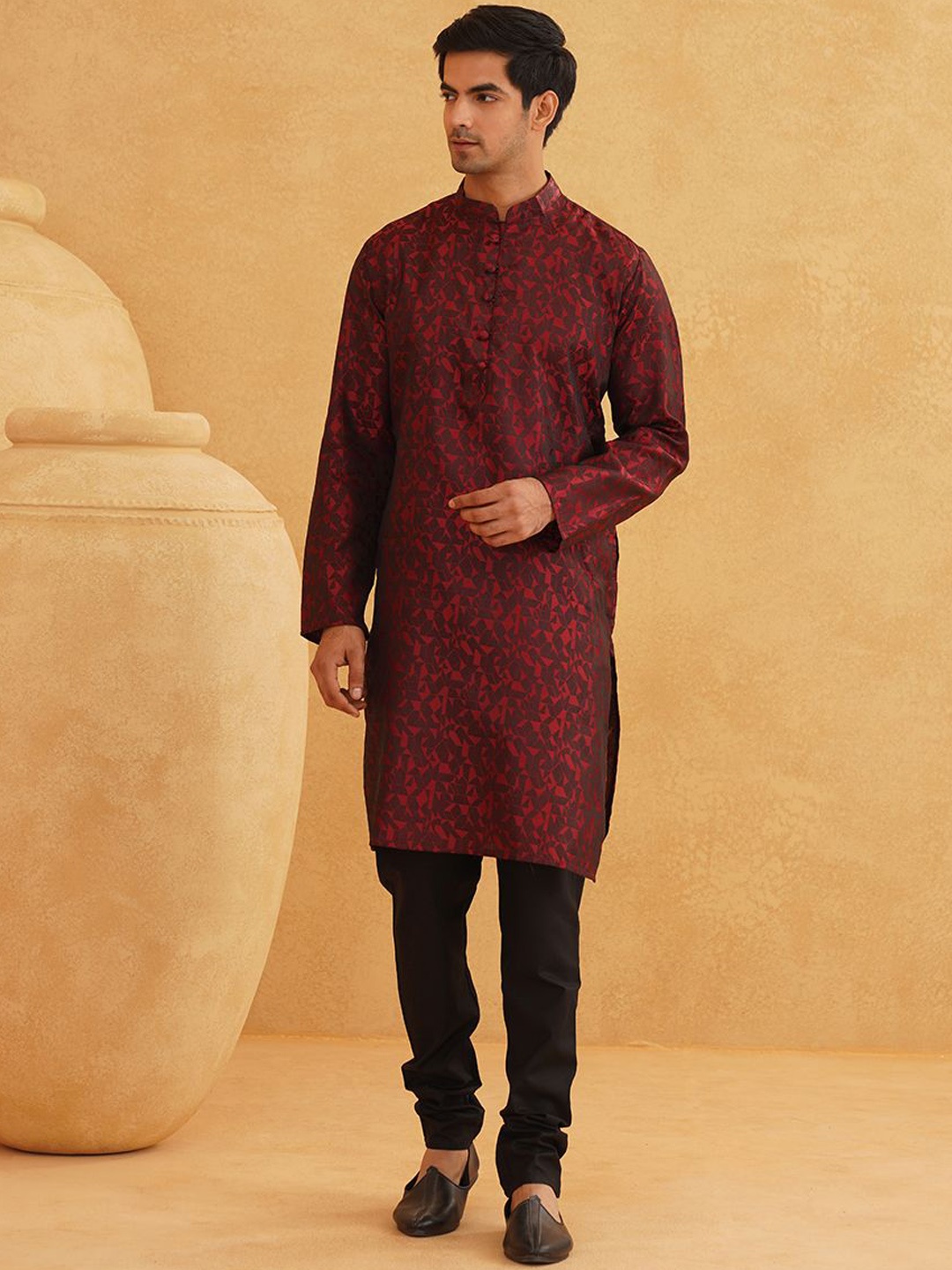 

SOJANYA Geometric Woven Design Regular Straight Kurta With Churidar, Maroon