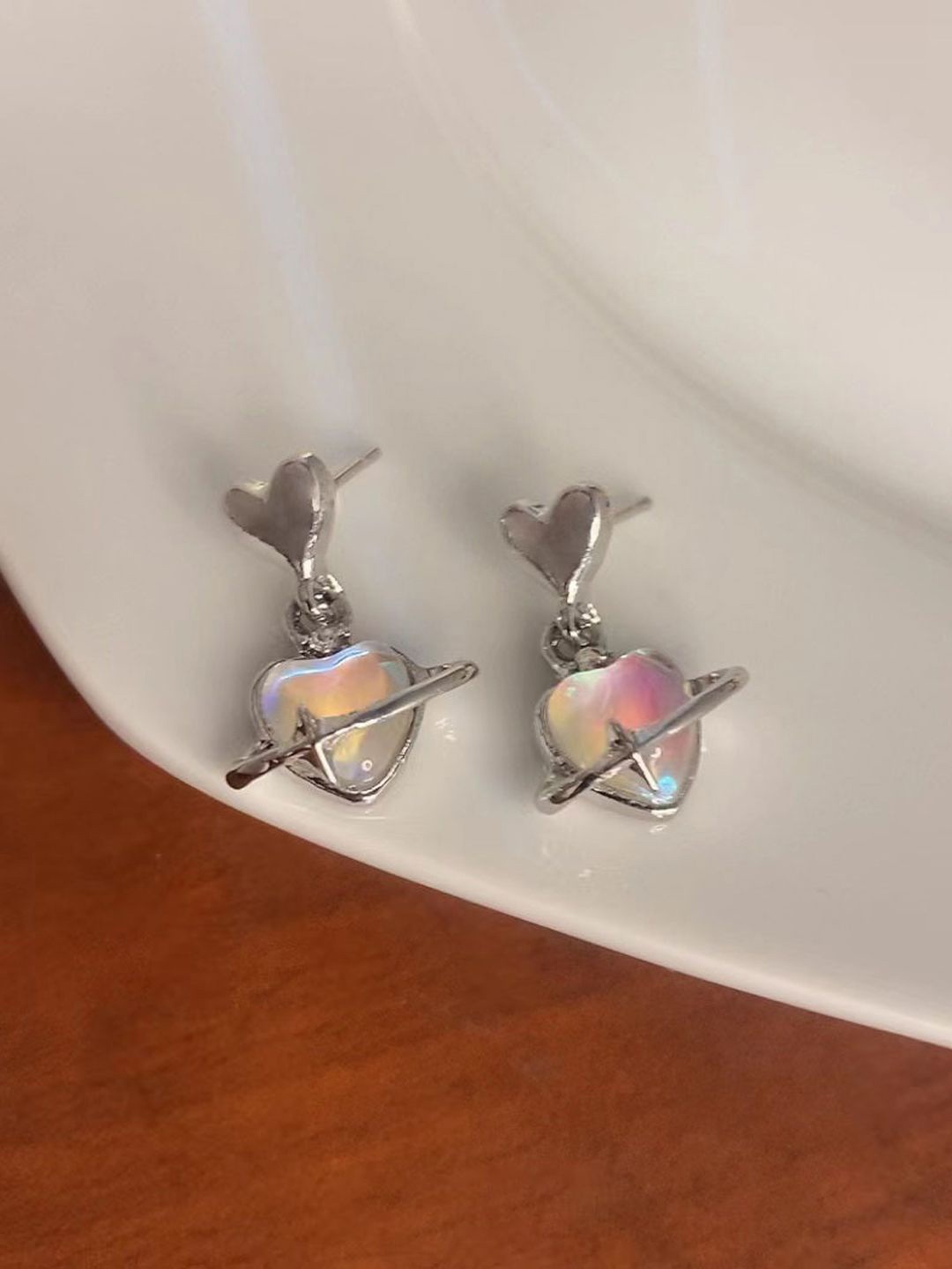 

FIMBUL Rhodium-Plated Artificial Stones Heart Shaped Drop Earrings, Silver
