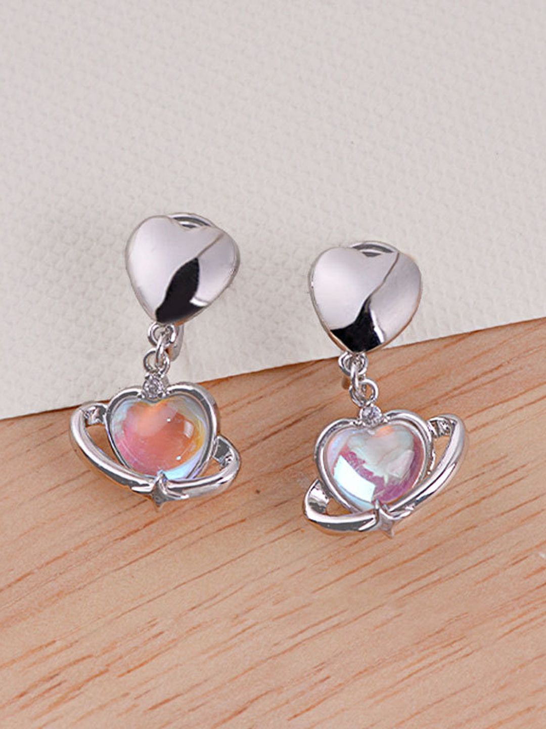 

FIMBUL Rhodium-Plated Artificial Stones Heart Shaped Drop Earrings, Silver