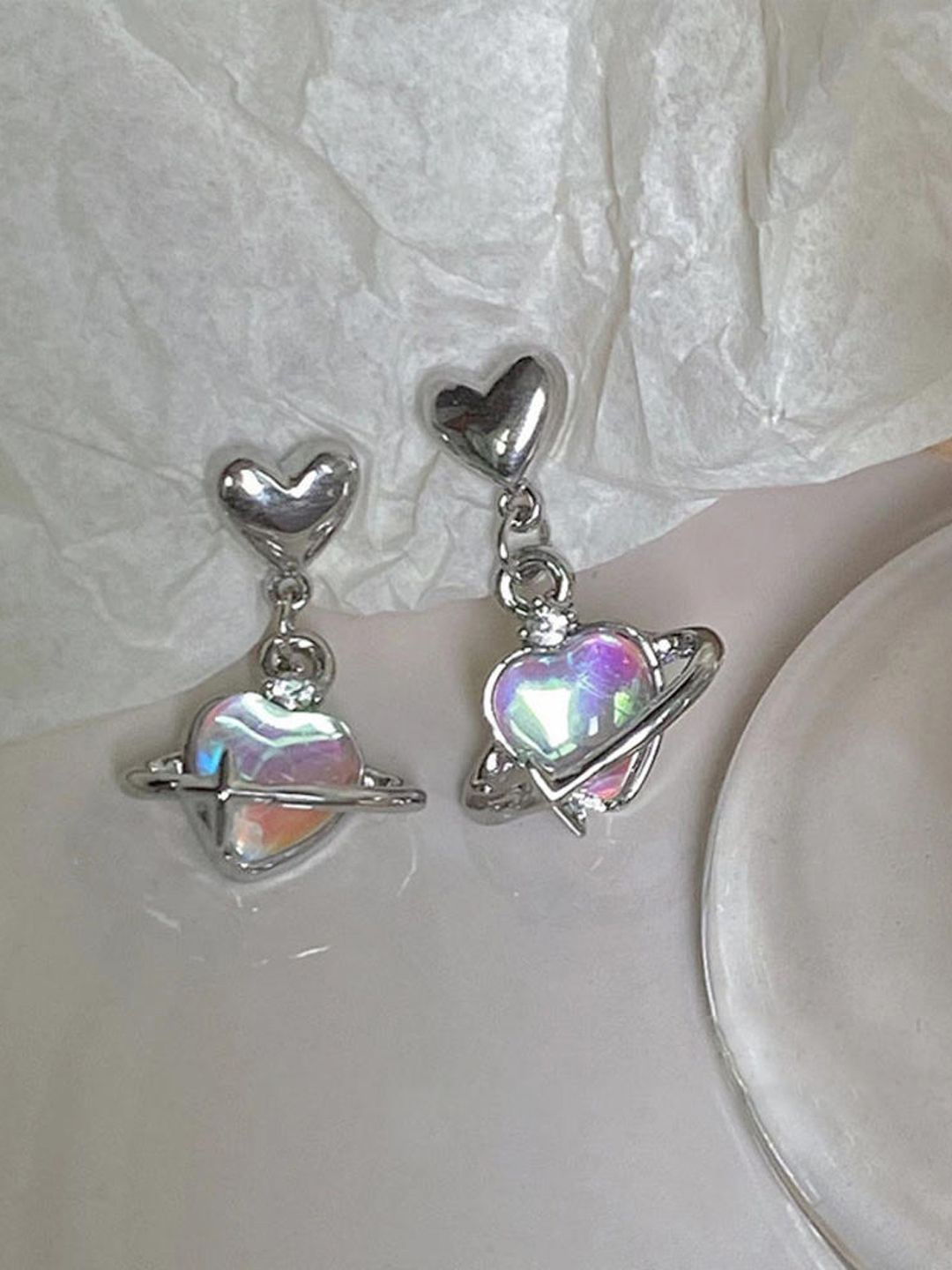 

FIMBUL Rhodium-Plated Artificial Stones Heart Shaped Drop Earrings, Silver