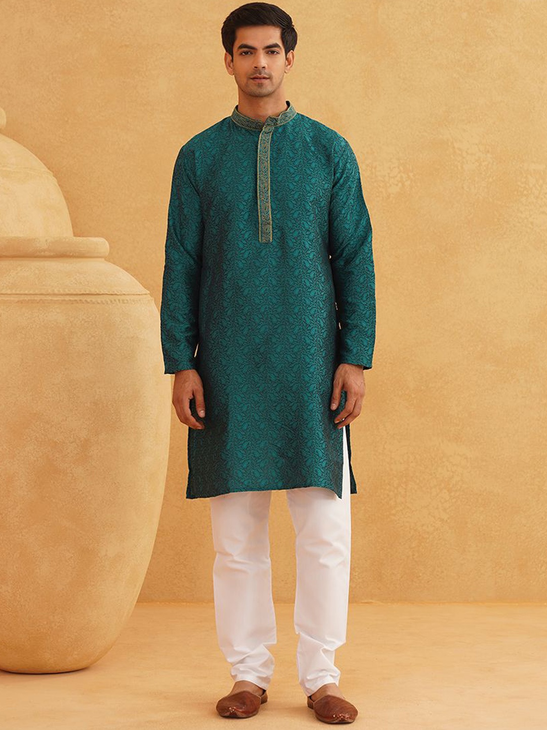 

SOJANYA Paisley Woven Design Mandarin Collar Straight Kurta With Churidar, Teal