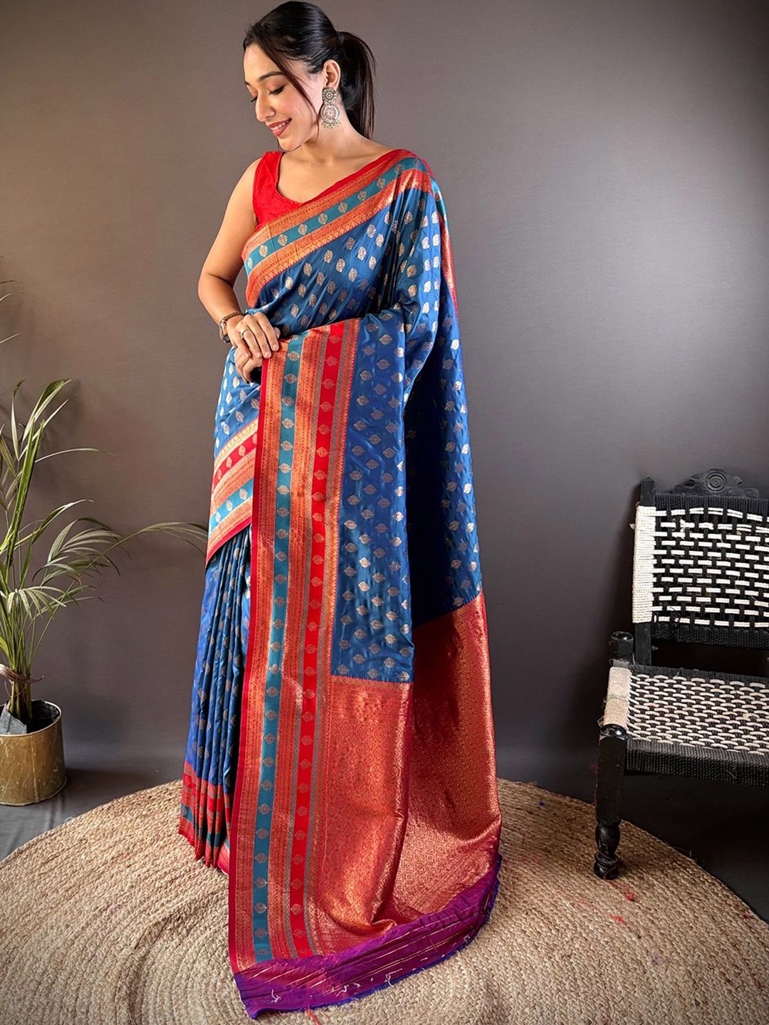 

Mitera Woven Design Banarasi Saree With Blouse Piece, Blue