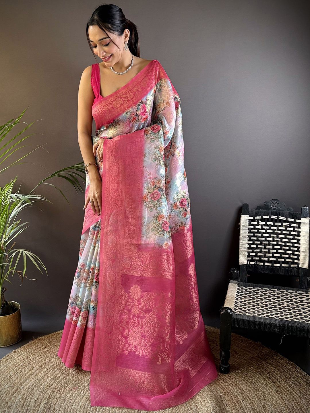 

Mitera Floral Printed Saree With Blouse Piece, Pink