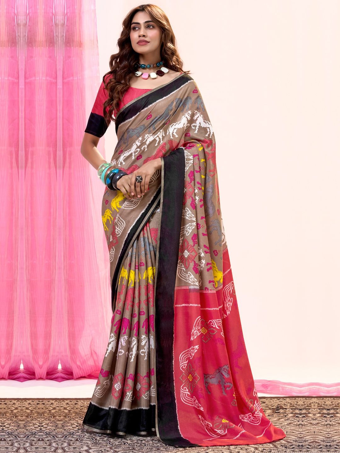 

CHUDIYA Ethnic Motifs Printed Patola Saree, Brown