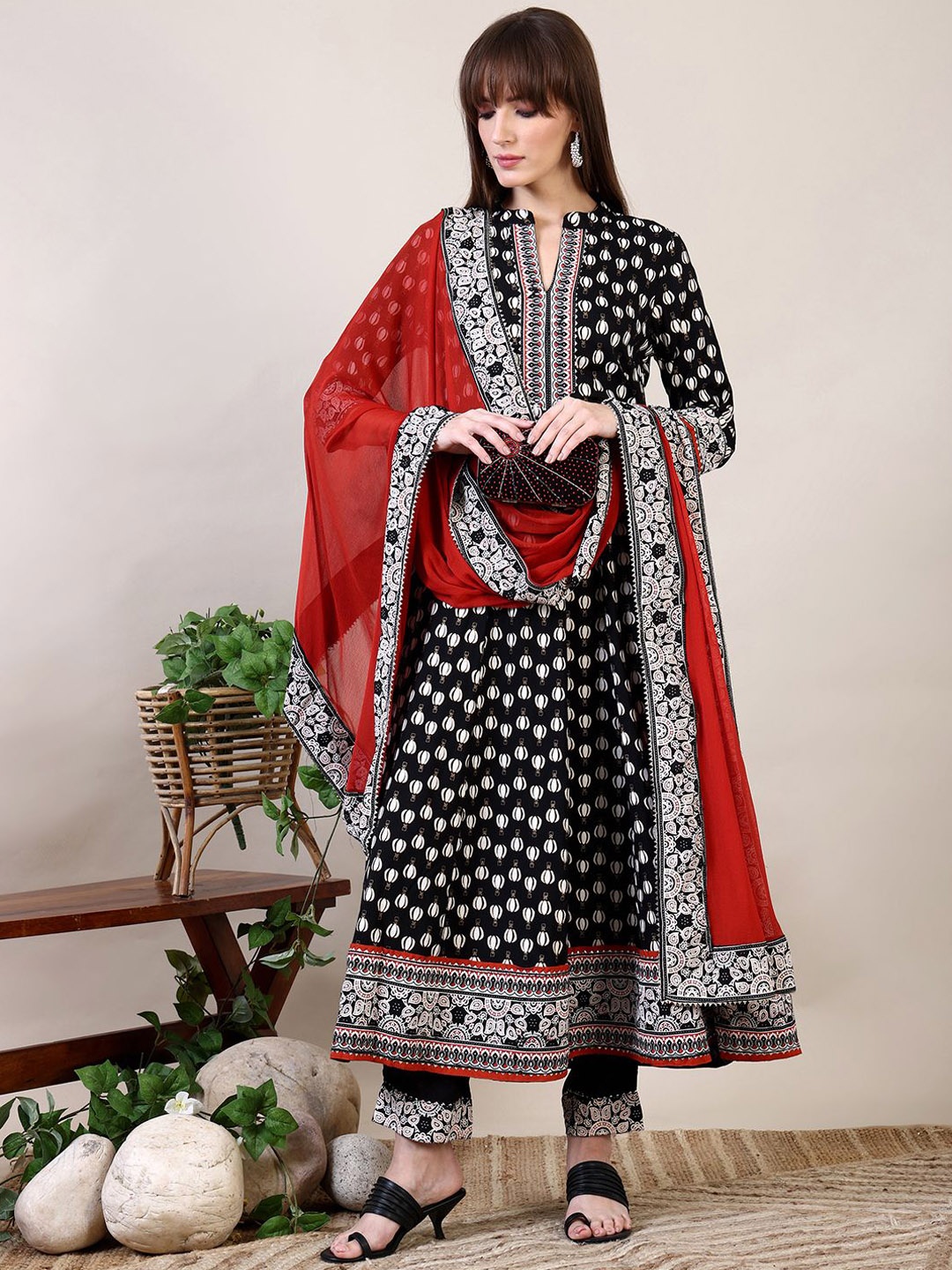 

KALINI Ethnic Motifs Printed Panelled Anarkali Kurta With Trouser & Dupatta, Black