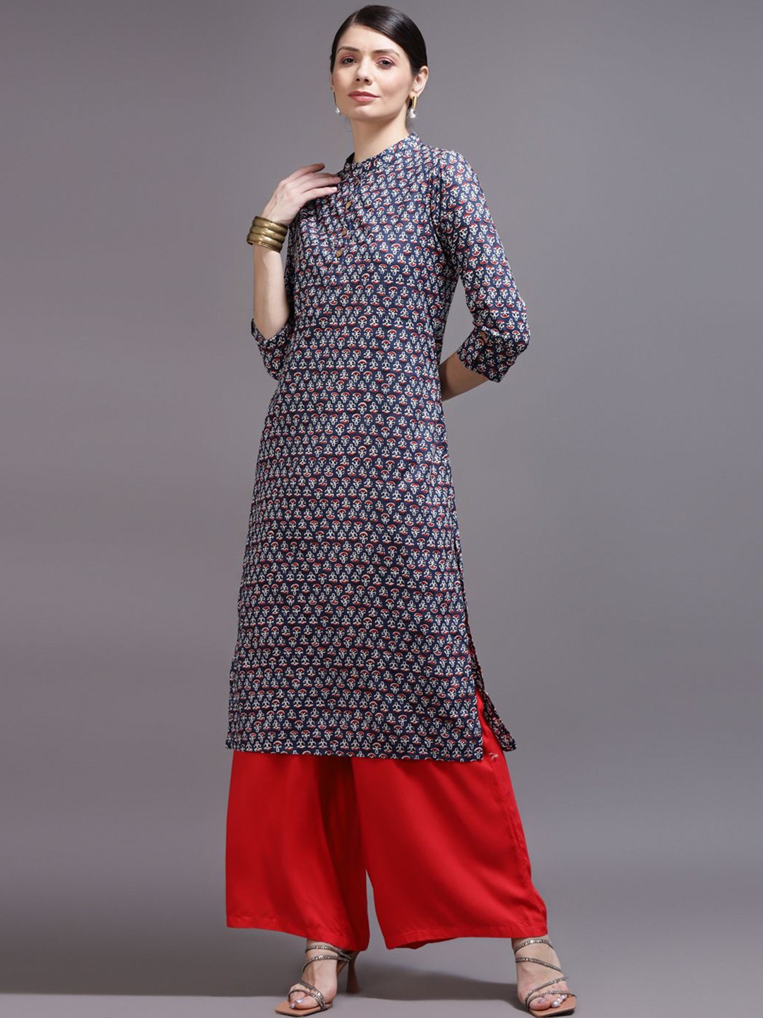 

AAYUMI Women Floral Printed Pure Cotton Straight Kurtas, Blue