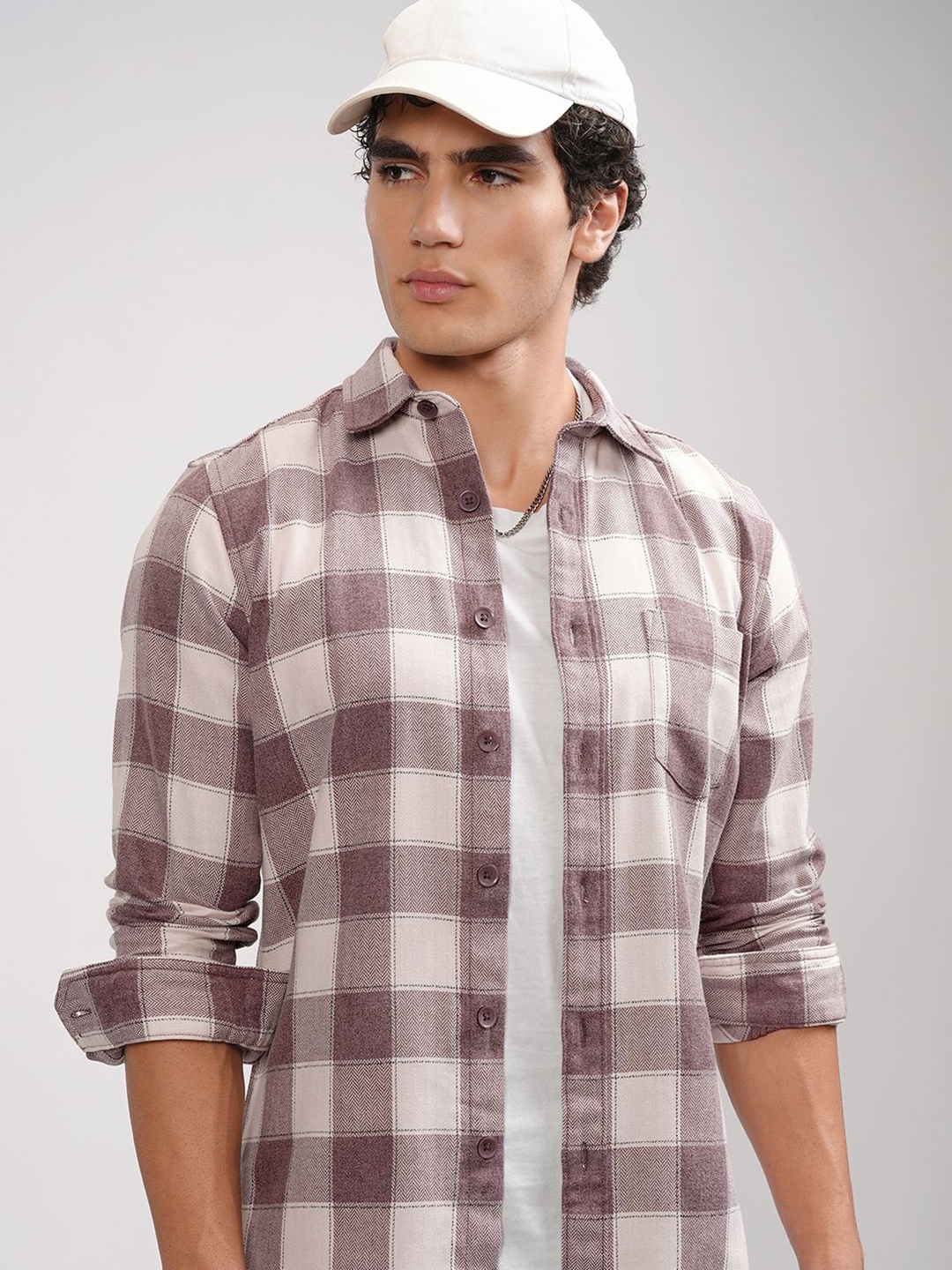 

HIGHLANDER Men Herringbone Melange Textured Checked Casual Shirt, Maroon