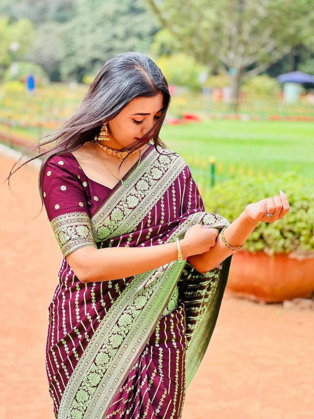 

Marziyaa Woven Design Zari Banarasi Saree, Maroon