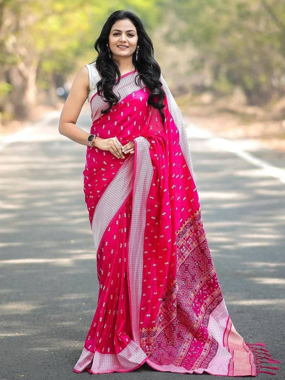 

Marziyaa Woven Design Zari Banarasi Saree, Pink