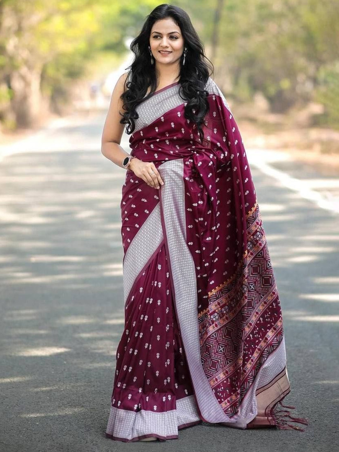 

Marziyaa Woven Design Zari Banarasi Saree, Maroon