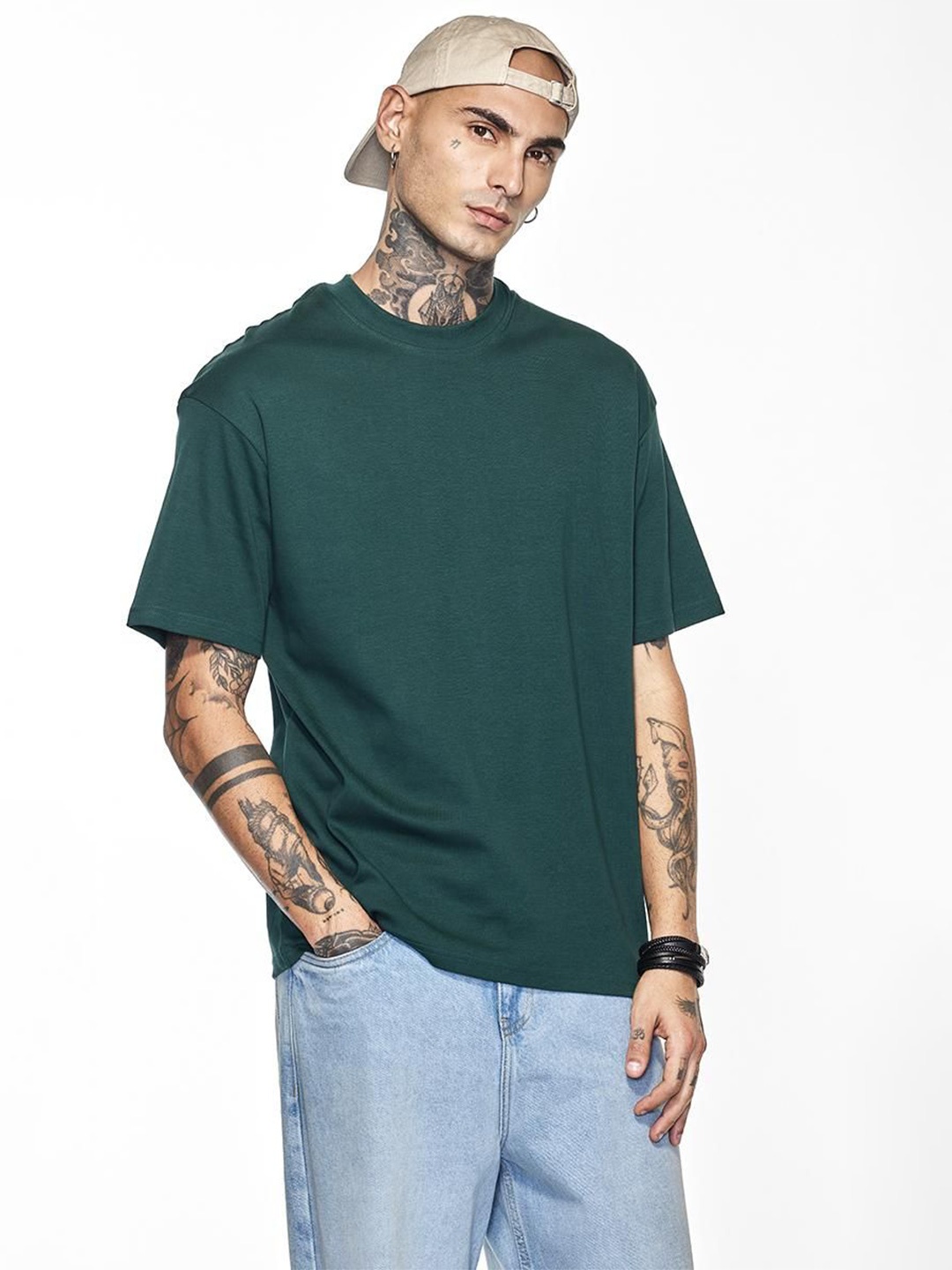 

Snitch Men Solid Round Neck Relaxed Fit Cotton T-shirt, Green